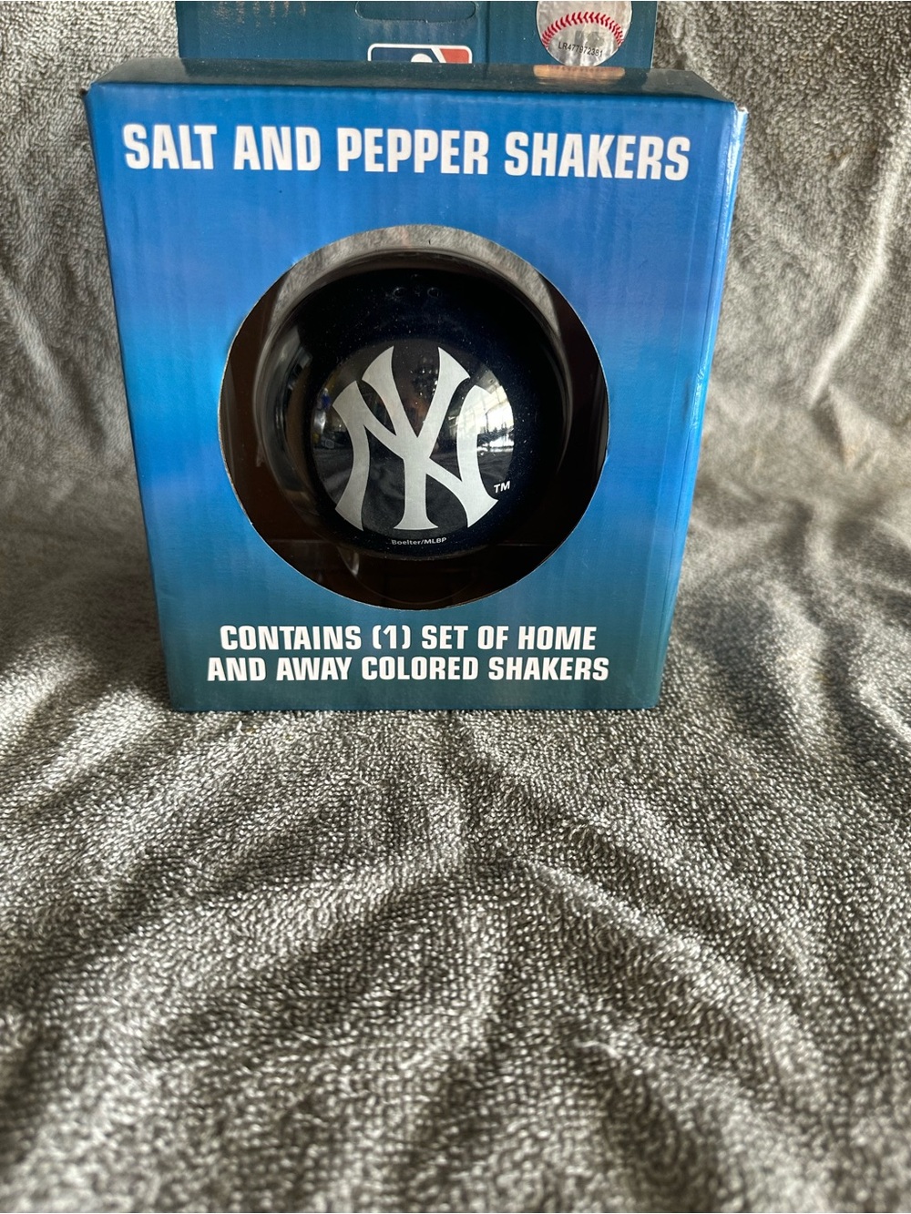 New York Yankees Salt and Pepper Shakers - Navy and White